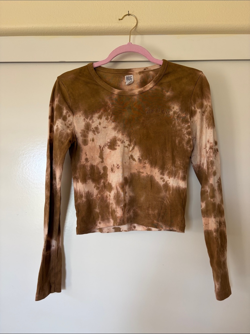 BDG Brown and Cream Tie-Dye Long Sleeve Cropped Tee